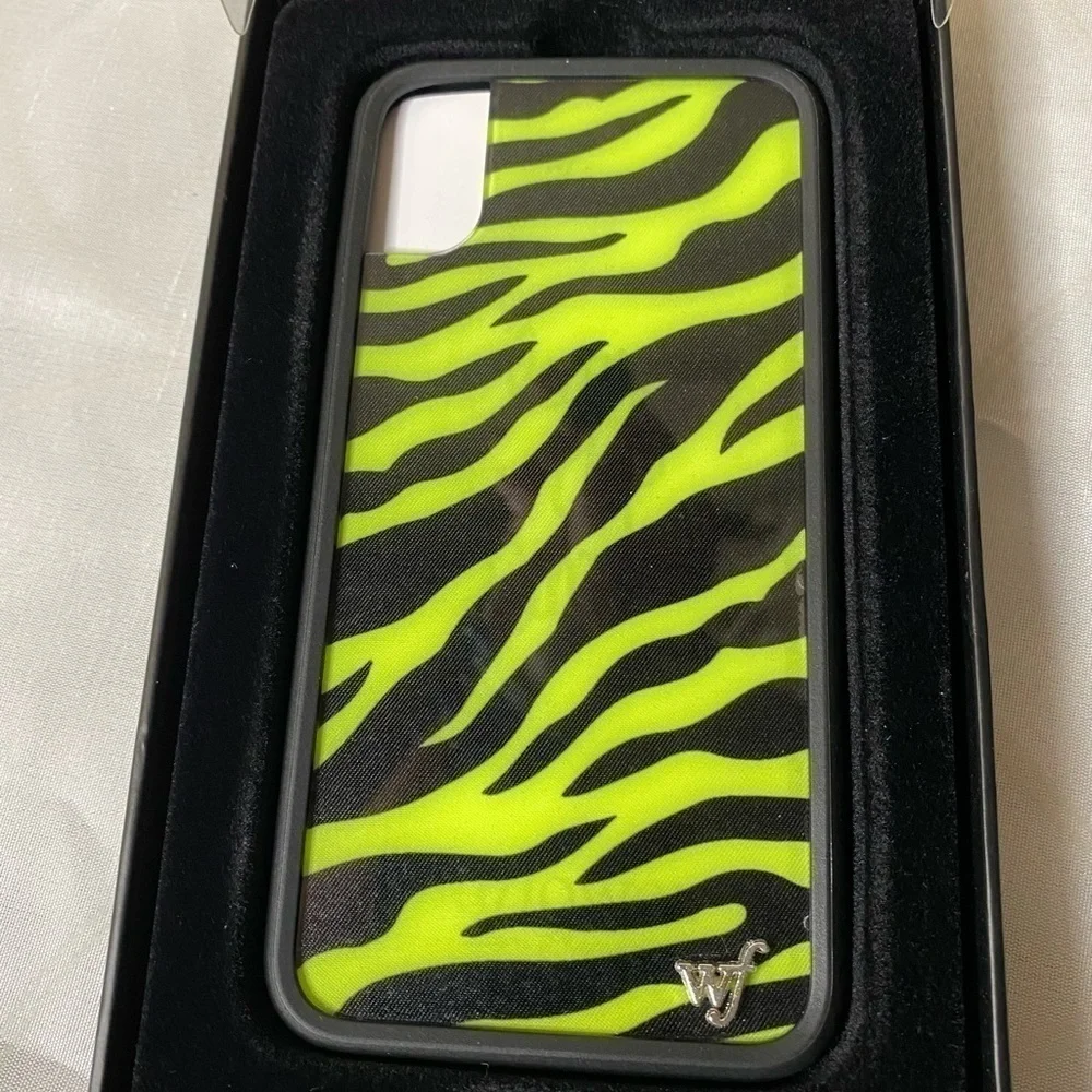 Wildflower iPhone XS/X Cellphone Case New Without Tags